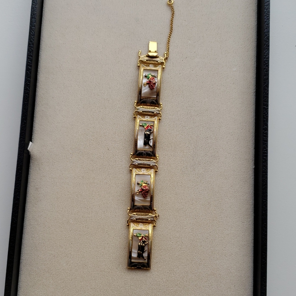 Bracelet
